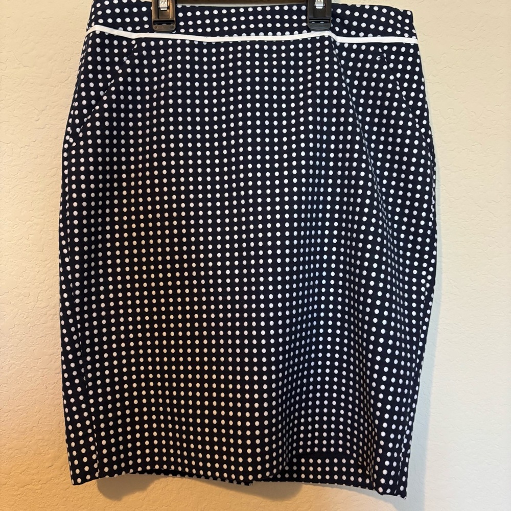 The Limited Size 2 Women’s Blue Polka Dot Pencil Skirt
